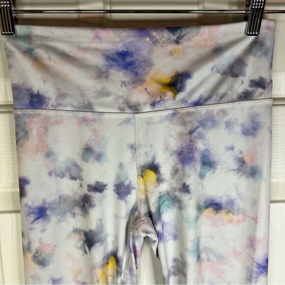 Gap Fit Womens Pastel Eclipse Cropped Leggings Compression Size Small Athletic‎ - Picture 6 of 6